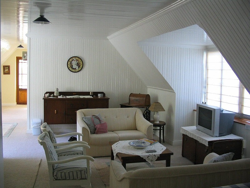 Knysna_Lounge.jpg