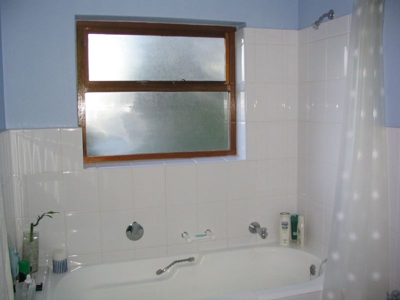 Bathroom1.jpg